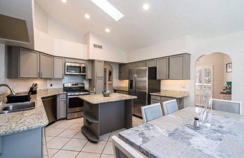 El Paso House | Your "Home away from Home", Modern Oasis In The Desert".