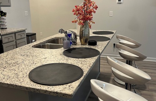 Lovejoy House | Your Home Away from Home – Sleek 3BR Haven Minutes from Vibrant Downtown Atlanta