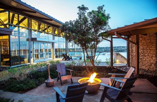 Lakeway Hotel | Your Home Away from Home! Free Parking, Pets Allowed, Pool!