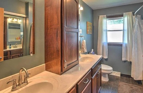 Macon House | Your home away from home! Stay as if you had never left in this small town home!