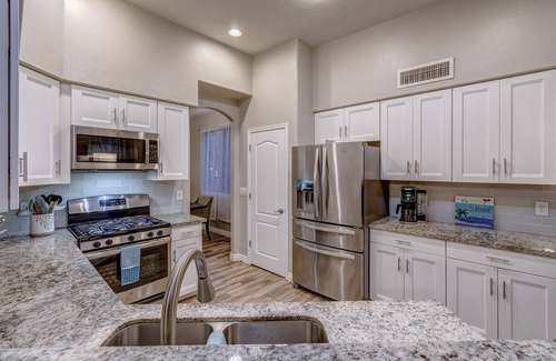 Monterra Knolls House | Your Home Away From Home in the Sunshine! Minutes from great amenities.