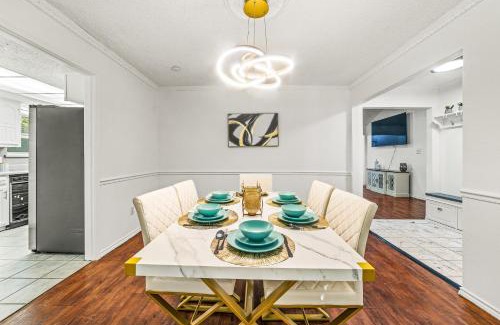 Grand Prairie House | Your Home Away from Home