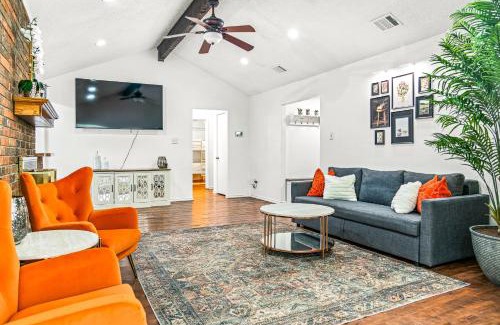 Grand Prairie House | Your Home Away from Home