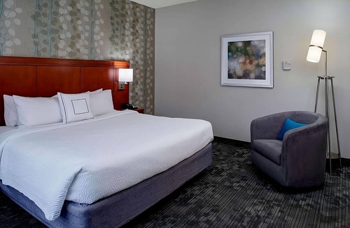 Waldron Resort | Your Home Away From Home! Pet-Friendly Property in Kansas City, Indoor Pool!