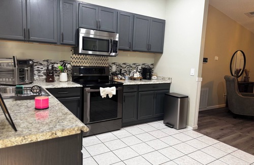 New Port Richey East House | Your home away from home/The perfect place to unwind with family & Friends