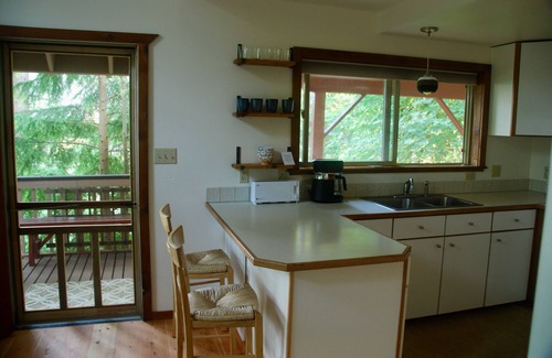 Anacortes Cabin | Your Island View Perch to Watch Boats and Birds from 2 Decks - On Guemes Island