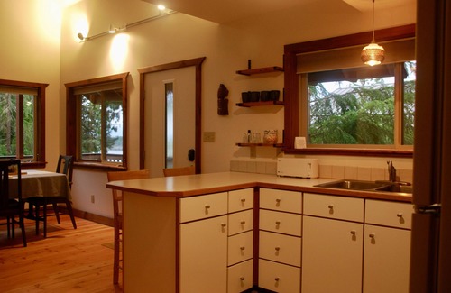 Anacortes Cabin | Your Island View Perch to Watch Boats and Birds from 2 Decks - On Guemes Island
