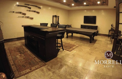 Gallatin House | Your luxurious vacation at this 28k private lodge awaits. Come be amazed.