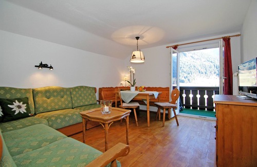 Mittelberg House | Your mountain railway ticket is included in summer!