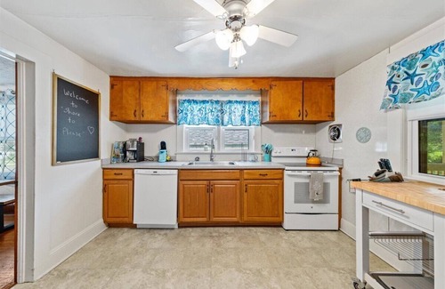 Chincoteague House | Your next Vacation is Shore to Please!