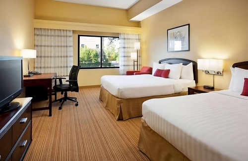 Las Vegas Hotel | Your Oasis in the Heart of Summerlin! 2 Comfortable Rooms! Outdoor Pool!