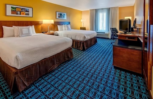 Florida Center Hotel | Your Orlando Adventure Starts Here! 2 Spacious Units, Swimming Pool