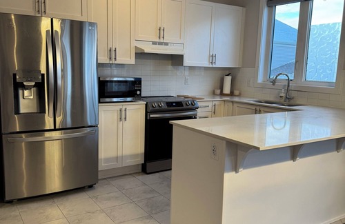 Ottawa Division House | Your Perfect Home Away From Home