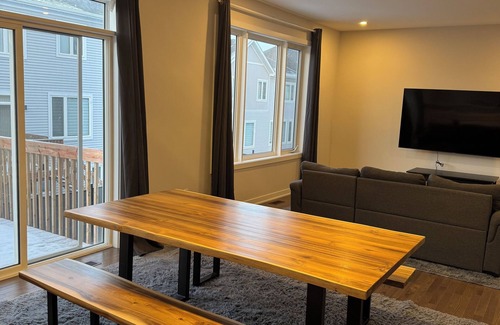 Ottawa Division House | Your Perfect Home Away From Home