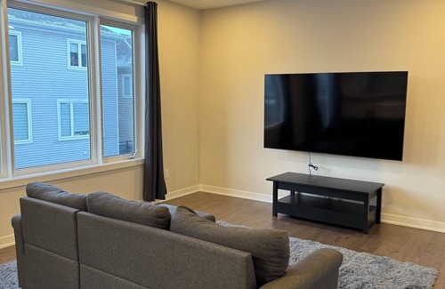 Ottawa Division House | Your Perfect Home Away From Home