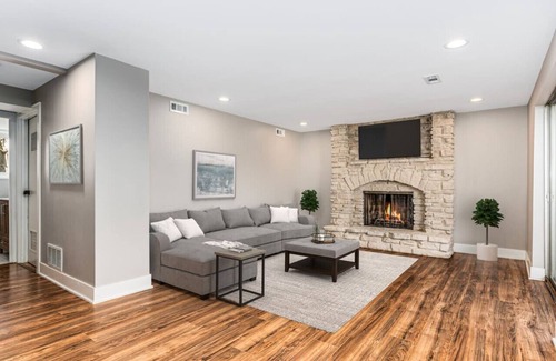 Wasco House | Your Perfect Schaumburg Getaway