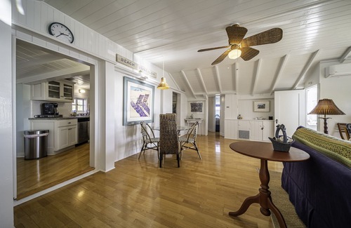 Laguna Beach Cottage | Your perfect short escape: surf, sand and a charming iconic beach cottage.
