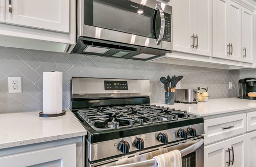 Edmond House | Your Perfect Temporary Home in Central Edmond!