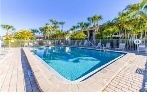 Englewood South Condo | Your piece of Paradise at Palm Manor Condo