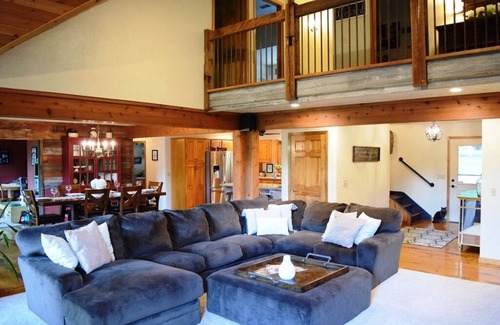 Eagle House | Your Private Retreat in Eagle WI!