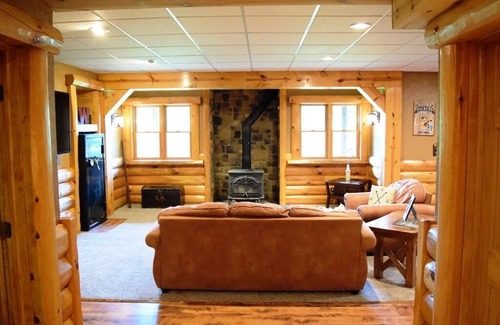 Eagle House | Your Private Retreat in Eagle WI!
