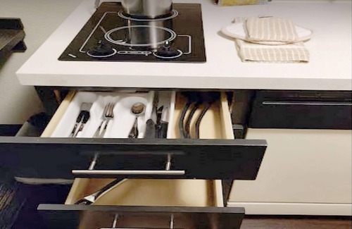 Somerset Hotel | Your Relaxing Getaway Awaits! Relaxing unit, with Kitchen