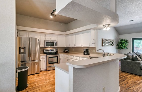 Edmond House | Your Serene Haven in the Bustling Heart of Edmond