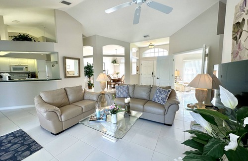 Pine Valley House | Your Tropical Oasis Awaits! Private home perfect for families.