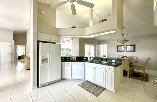 Pine Valley House | Your Tropical Oasis Awaits! Private home perfect for families.