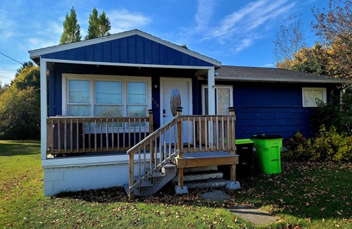 St Ignace House | Your vacation starts here! Fully Furnished 3 bedroom home! Close to Ferry's!
