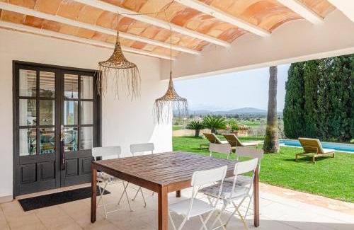 Maria de la Salut Villa | YourHouse Carrera Plana