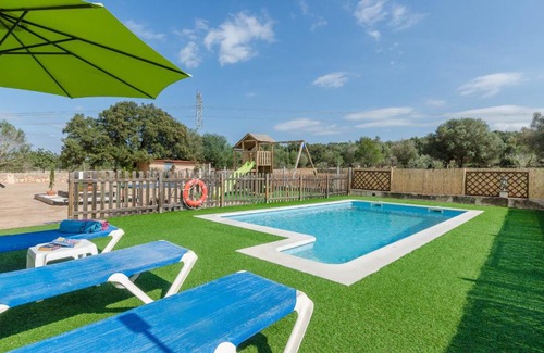 Llubi House | YourHouse Son Sitges family-friendly villa