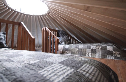 Mandeville Cabin | Yourte Luxueuse Jusqu'à 8 Personnes