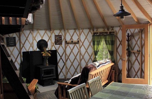 Mandeville Cabin | Yourte Luxueuse Jusqu'à 8 Personnes