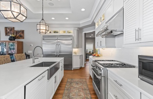 Weirsdale House | You’ve found the most luxurious lakefront rental in Central Florida!