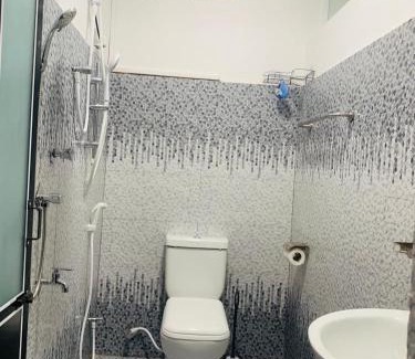 Manmunai North House | Yoyo holidays inn