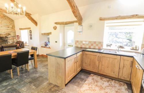 Ffestiniog House | Yr Hen Dy