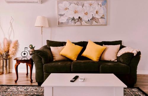 North River Villa | Yuan's Cozy 4BR House in Charlottetown