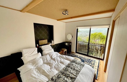 Yufuin Onsen House | Yufuin Sanso Waremokou