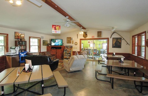 Lyndon Station Hotel | Yukon Trails Campground