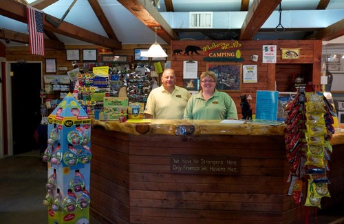Lyndon Station Hotel | Yukon Trails Campground