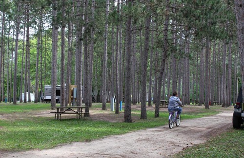 Lyndon Station Hotel | Yukon Trails Campground