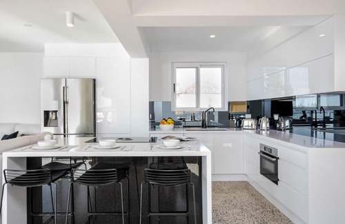 Narrabeen Apartment | Yulunga - Direct Beachfront