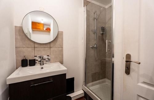 Salin-de-Giraud Apartment | "Yunahouse" Vue sur les Salins Roses