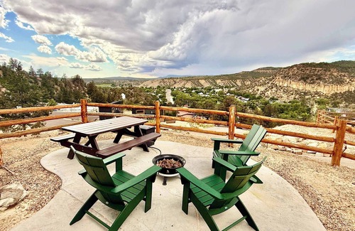 Orderville House | Yurt 8: King Suite, Private Bath, Stargazing Haven