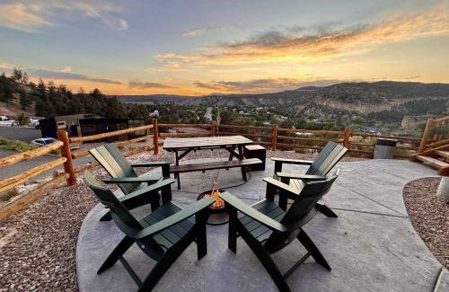 Orderville House | Yurt Overlook #4 with AC and Private Bath 2 Kings