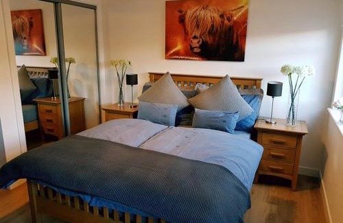 Inverurie Apartment | Yvi's 2Bedroom 2Bathroom Apartment