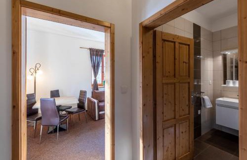 Cernousy House | Zámecký Dvůr Černousy