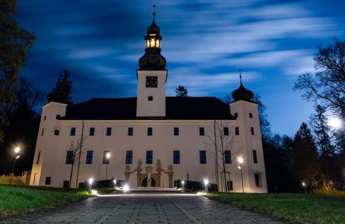 Trest Hotel | Zámek Třešť