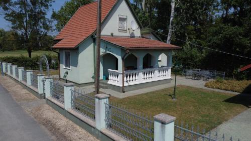Balatonmariafurdo Apartment | Zöldház